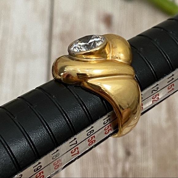 Unsigned Gold-tone Solitaire CZ Clear Bezel Ring Size 7 - Picture 5 of 11